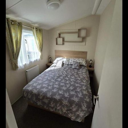 8 Berth Caravan Martello Beach Clacton Jaywick Sands Exterior photo